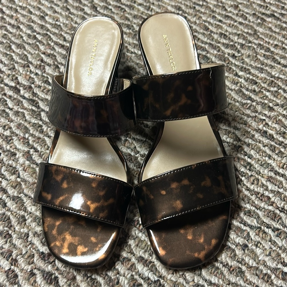 Ann Taylor Liv Tortoise Block Heeled Sandals size 6.5